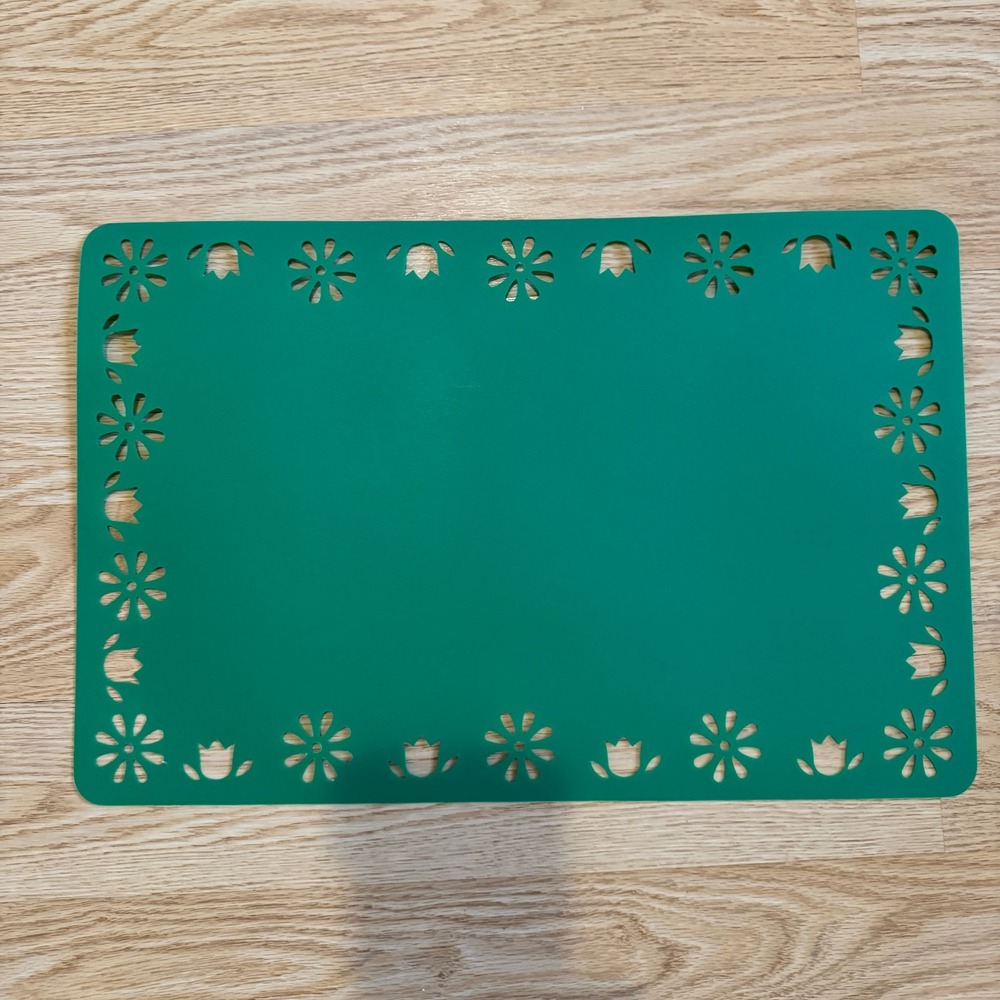 Thin Vinyl Placemats Set Of 4 Die-Cut Tulip & Flower Stencil Border Green